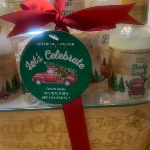 Holiday Body Pamper Set - Red and Green